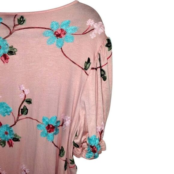 LIV Los Angeles Womens Top Sz 1X Pink Embroidered Peasant Boho Swiftie Lover Out - Picture 4 of 10